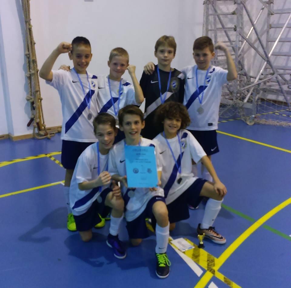 Elsővel felérő második hely