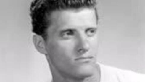 Ezen a napon hunyt el Sipos Ferenc, a dupla tüdejű nagyszerű hátvéd és fedezet