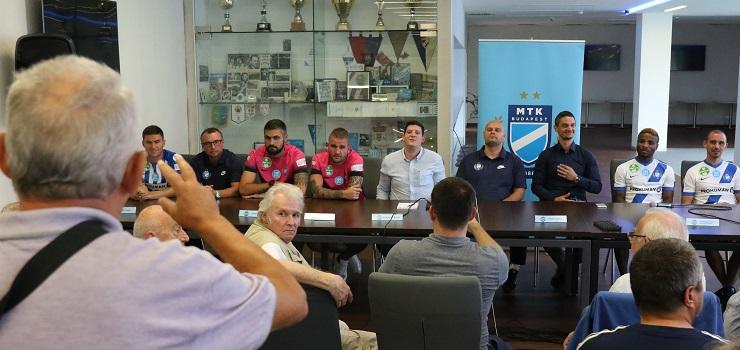 Ankétot tartottunk (GALÉRIA, VIDEÓ)