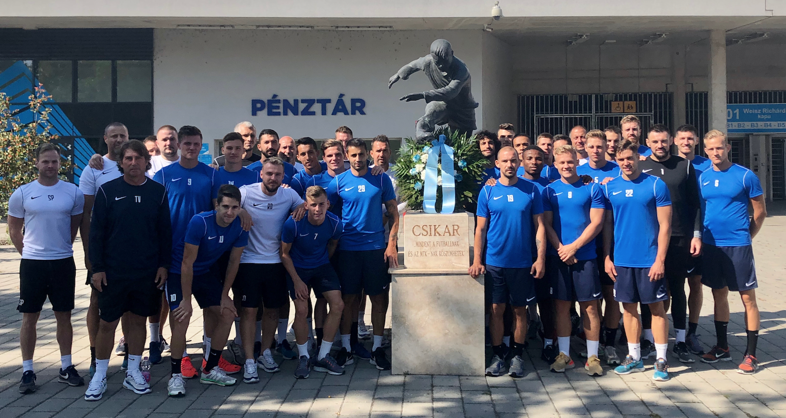 Koszorúzás - 6 éve hunyt el Sándor Károly "Csikar"